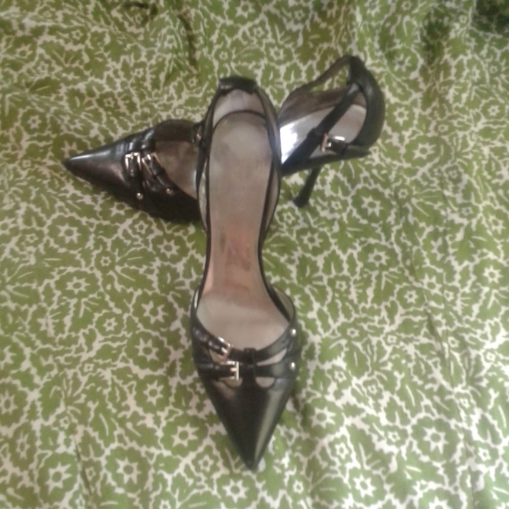 Guess Black Leather Pointed Toe Buckle Heel Size 7